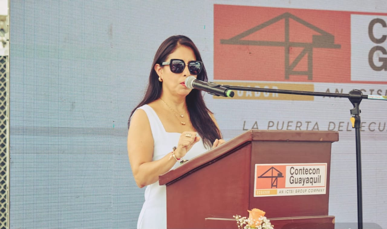 Valeska Ponce como conferenciante